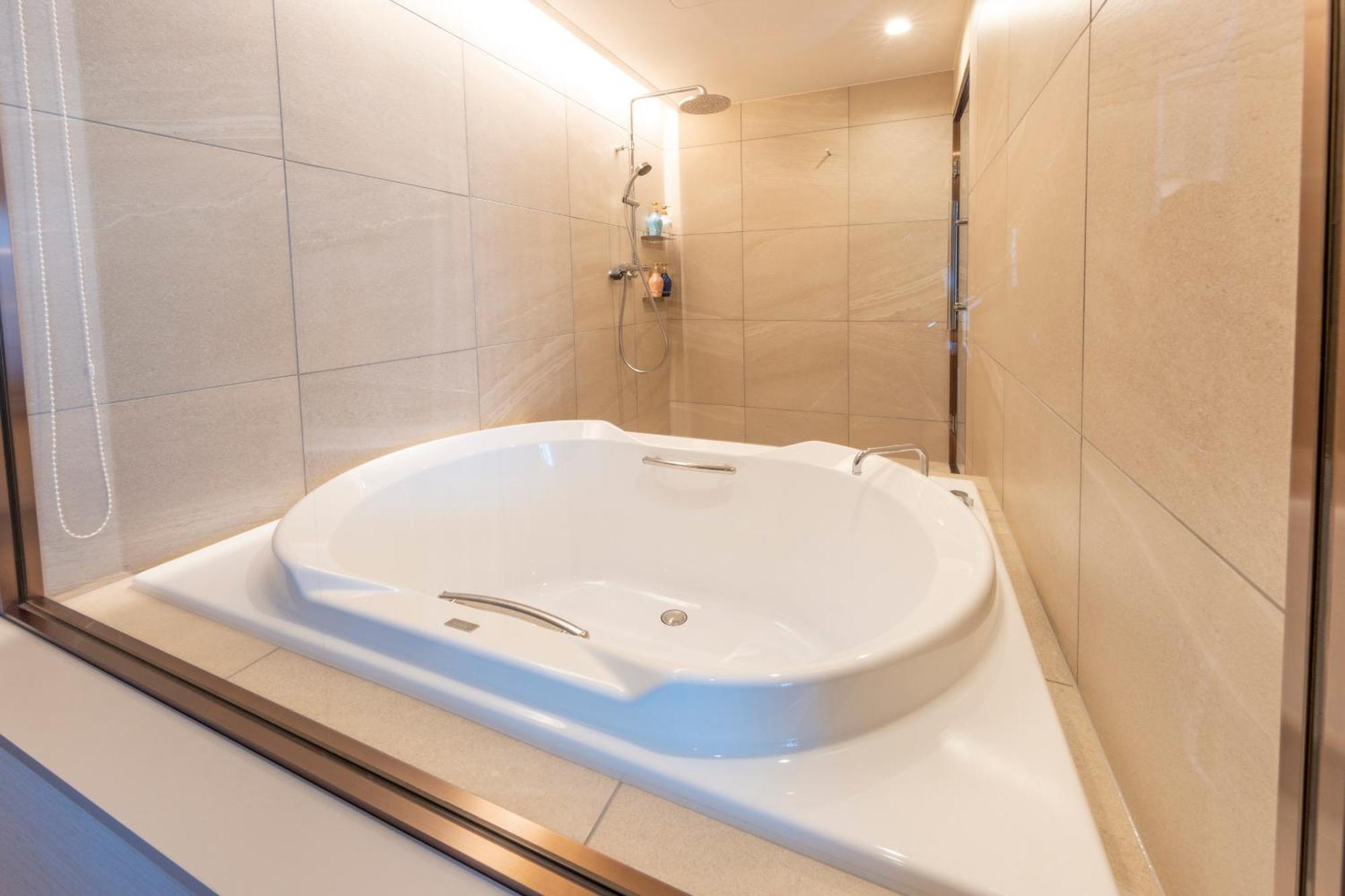 צ'יבה Hotel Springs Makuhari Premier מראה חיצוני תמונה
