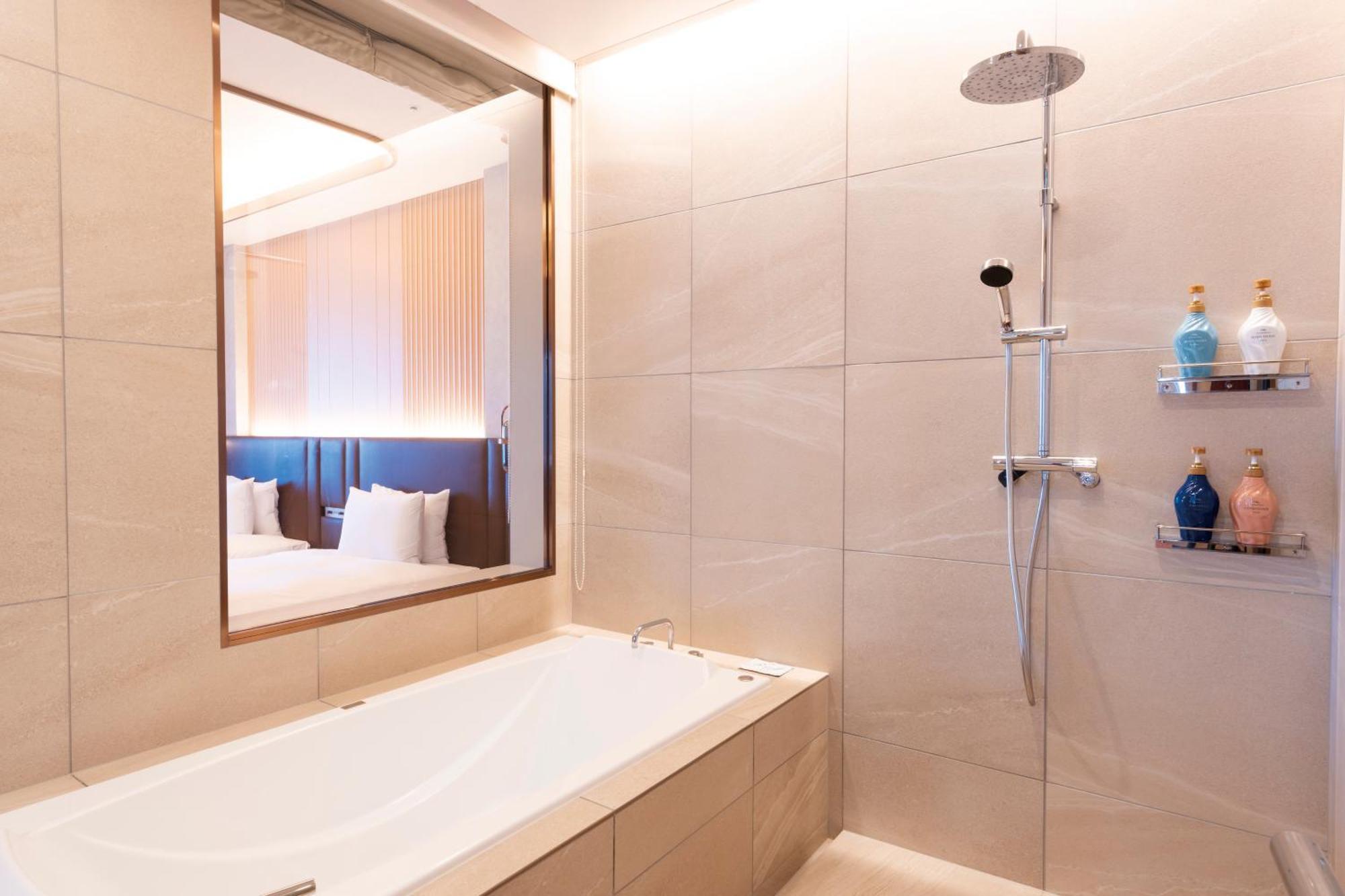 צ'יבה Hotel Springs Makuhari Premier מראה חיצוני תמונה